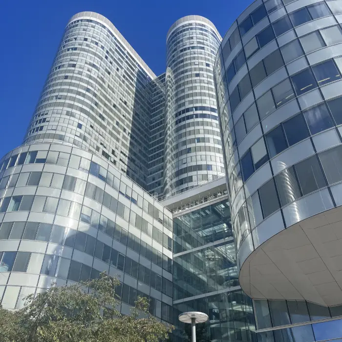 Tour Coeur Défense dans le quartier de Paris La Défense, 92.