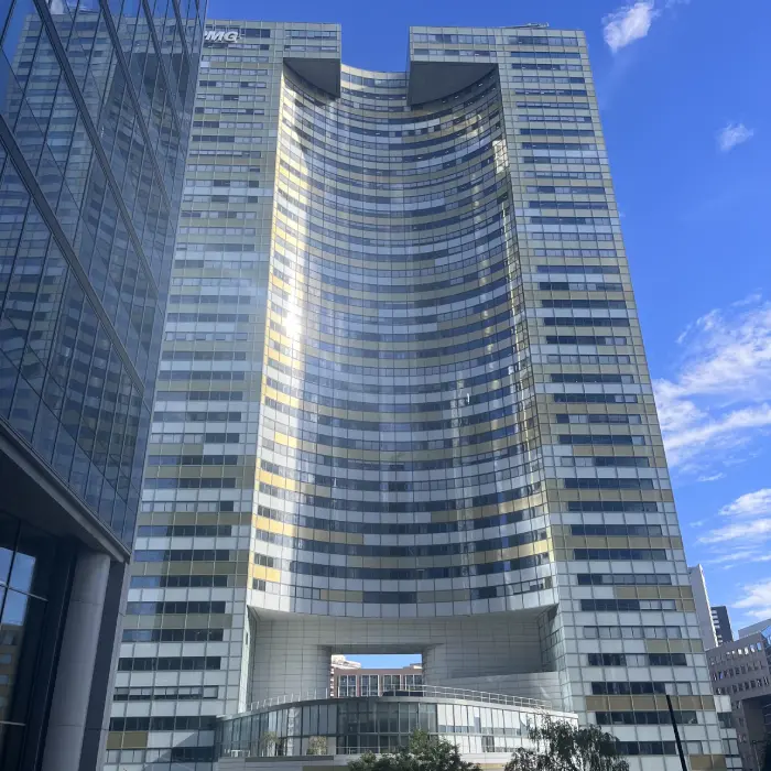 Tour Descartes dans le quartier de Paris La Défense, 92.
