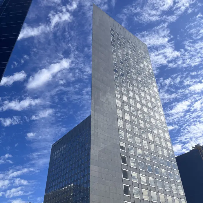 Tour Voltaire dans le quartier de Paris La Défense, 92.